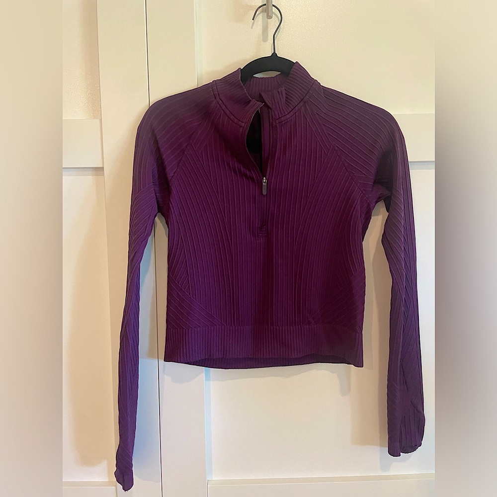 Lululemon cropped (with a collar) ribbed top! Perfect for a nice workout!